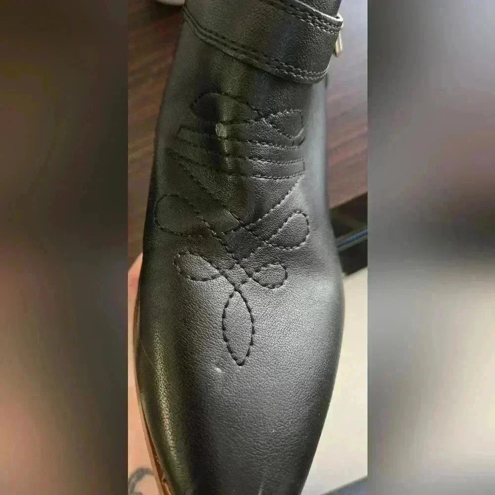 Women's size 9 black ankle heeled boots - Picture 7 of 7